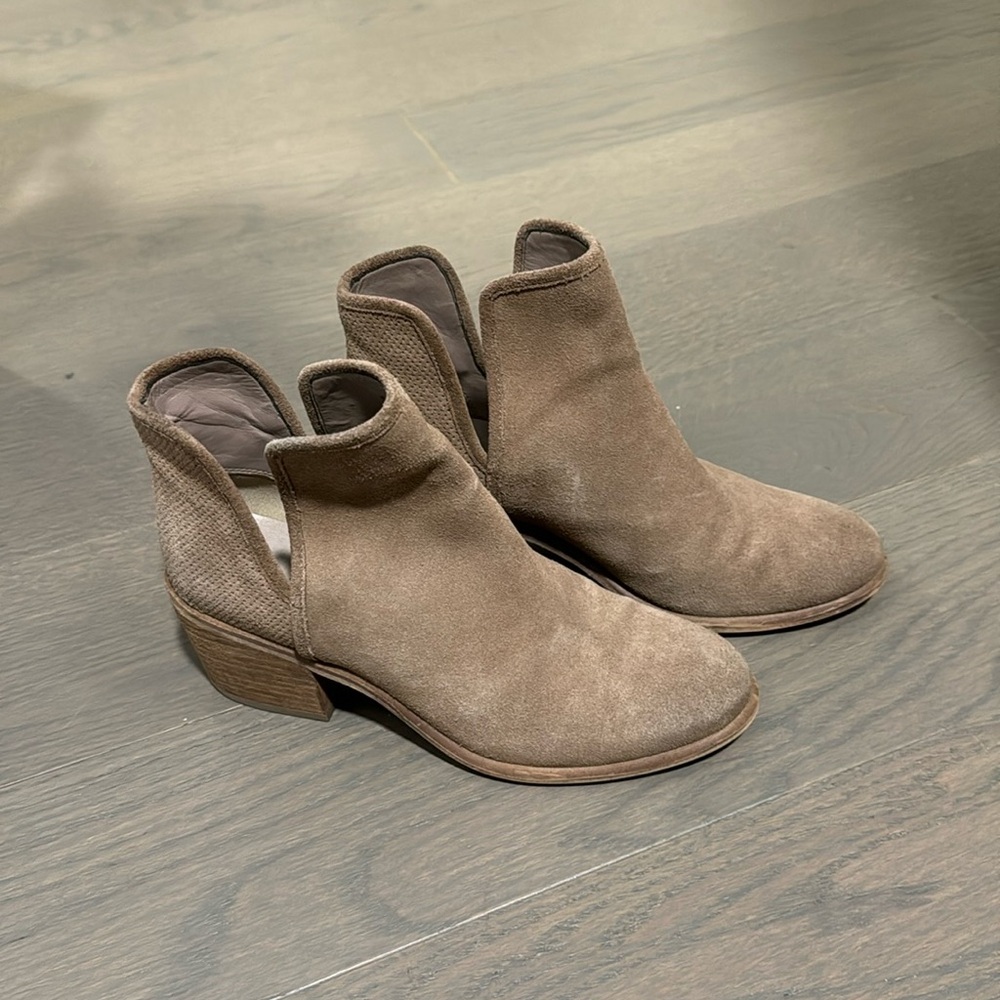 Hinge (Nordstrom) Cutout Ankle Booties